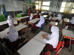 Beda Nasib Sekolah Tatap Muka di Berbagai Daerah
