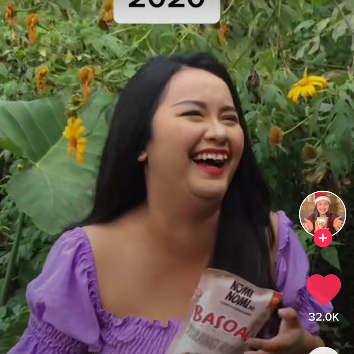 Setahun Jadi Food Vlogger, Cewek Ini Senang BB Naik 20 Kilo