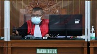 Sidang dipimpin hakim ketua Akhmad Sahyuti.