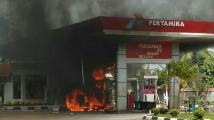 SPBU di Bogor terbakar, seorang peteugas terluka