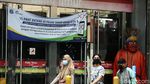 Suasana Pasar Tanah Abang Saat PSBB Transisi Diperpanjang