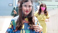 Syahnaz dan Nisya Ahmad sama-sama eksis di dunia entertainment.  Foto: Pool/Noel/detikFoto