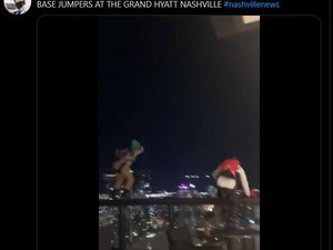 Bikin Panik, Dua Tamu Nekat Terjun dari Atap Hotel Mewah Pakai Parasut