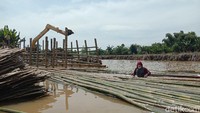 Direktur Sungai dan Pantai Direktorat Jenderal Sumber Daya Alam pada Kementerian PUPR, Bob Arthur Lombogia mengatakan untuk saat ini dari kementerian melakukan perbaikan darurat terlebih dahulu di tanggul Sungai Gelis yang jebol. Rencananya akan dilakukan perbaikan secara permanen dan dilakukan normalisasi sungai. Pihaknya pun telah menganggarkan dana sebesar Rp 67 miliar. Dian Utoro Aji/detikcom