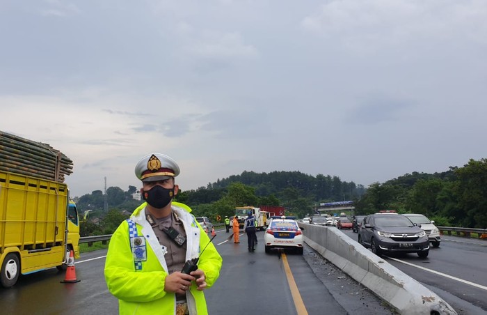 TKP Kecelakaan beruntun di Tol Semarang-Solo KM 428, Kabupaten Semarang, Senin (4/1/2021).