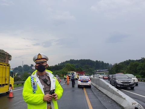 TKP Kecelakaan beruntun di Tol Semarang-Solo KM 428, Kabupaten Semarang, Senin (4/1/2021).