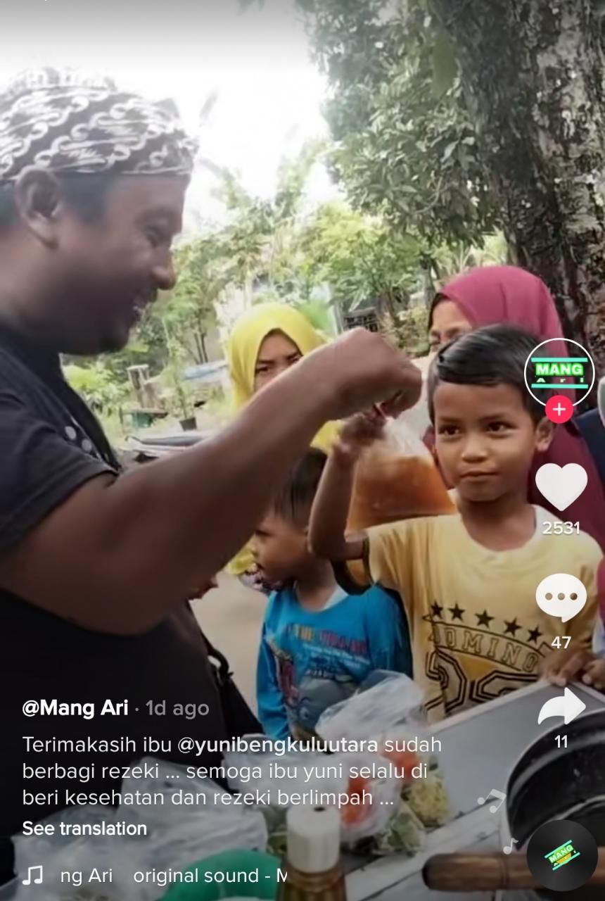 Tukang Bakso Viral Ini Racik Bakso Pakai Roti Hingga Kedondong