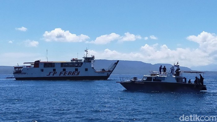 Vaksin COVID-19 Menuju Bali Diangkut Kapal Khusus Saat Menyeberang di Pelabuhan ASDP Ketapang