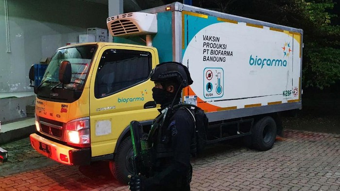 Vaksin COVID-19 Sinovac sudah tiba di gudang farmasi Dinas Kesehatan Jawa Tengah, Senin (4/1/2021). Dalam tahap ini Jateng menerima 62.560 dosis vaksin untuk COVID-19 tersebut.