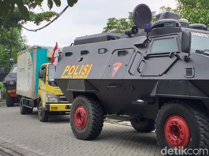 vaksin covid-19 tiba di surabaya