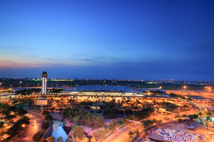 Bandara internasional Tan Son Nhat di Vietnam