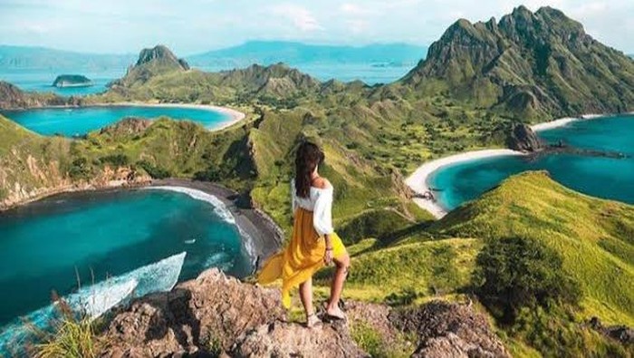 Momentum kebangkitan pariwisata nasional mulai terlihat dari gerak cepat Menteri Pariwisata dan Ekonomi Kreatif (Menparekraf) Sandiaga Uno membenahi infrastruktur di daerah pariwisata, Labuan Bajo salah satunya.
