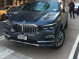 Aksi Brutal Rombongan Pesepeda: Pukul, Tendang, dan Rusak Mobil BMW X5