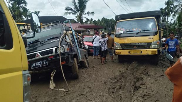 Kondisi kerusakan jalan di Tanjung Jabung Timur (dok. Istimewa)