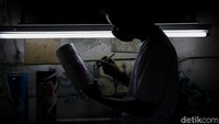 Harga jual lampu hias tersebut bervariatif, mulai dari Rp 110 hingga Rp 150 ribu, tergantung dari tingkat kesulitannya.