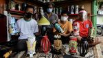 Foto: Berdayakan Masyarakat di Zona Merah Lewat Kerajinan Lampu Hias