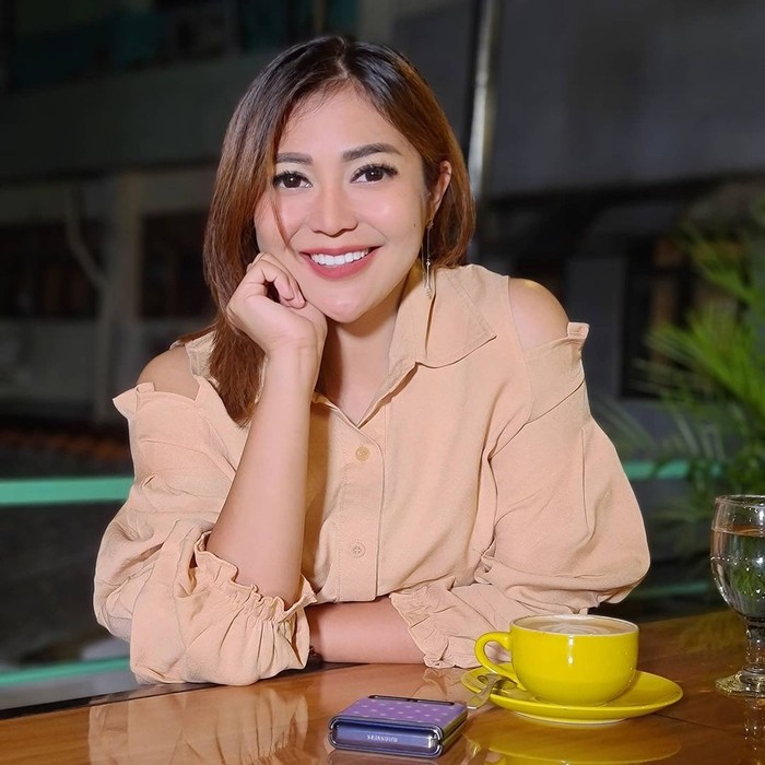 Mengenang Chacha Sherly, Pedangdut yang Hobi Makan Daging Panggang Mengenang Chacha Sherly, Pedangdut yang Hobi Makan Daging Panggang