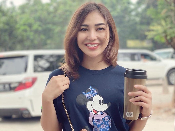Mengenang Chacha Sherly, Pedangdut yang Hobi Makan Daging Panggang