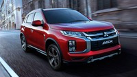 Crossover compact itu menjadi mobil terlaris Mitsubishi di Amerika Utara. Kini, Mitsubishi Outlander Sport model 2021 mendapatkan peningkatan fitur keselamatan serta varian Limited Edition dan Black Edition yang lebih sporty. Foto: Dok. Mitsubishi