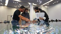 Adhi City Sentul merupakan proyek rumah tapak pertama dari PT Adhi Commuter Properti, anak perusahaan PT Adhi Karya (Persero), Tbk.Proyek ini dikembangkan untuk memenuhi kebutuhan pasar yang mencari rumah dengan kemudahan transportasi umum, sehingga Adhi City Sentul menyediakan rumah tapak berkonsep Transit-oriented Development (TOD), yang berada di Exit Tol Sirkuit Sentul KM 33 Jagorawi dan juga dekat dengan fase kedua pengembangan kereta ringan (LRT) Jakarta Bogor Depok Bekasi (Jabodebek). Foto: dok. ACP Adhi City Sentul merupakan proyek rumah tapak pertama dari PT Adhi Commuter Properti, anak perusahaan PT Adhi Karya (Persero), Tbk.Proyek ini dikembangkan untuk memenuhi kebutuhan pasar yang mencari rumah dengan kemudahan transportasi umum, sehingga Adhi City Sentul menyediakan rumah tapak berkonsep Transit-oriented Development (TOD), yang berada di Exit Tol Sirkuit Sentul KM 33 Jagorawi dan juga dekat dengan fase kedua pengembangan kereta ringan (LRT) Jakarta Bogor Depok Bekasi (Jabodebek). Foto: dok. ACP