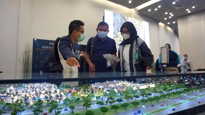 Meski pasar properti masih dibayangi efek dari pandemi. Sedikitnya sudah 400 Peminat properti mengincar 352 unit rumah Bhumi Anvaya, Adhi City Sentul, Bogor.