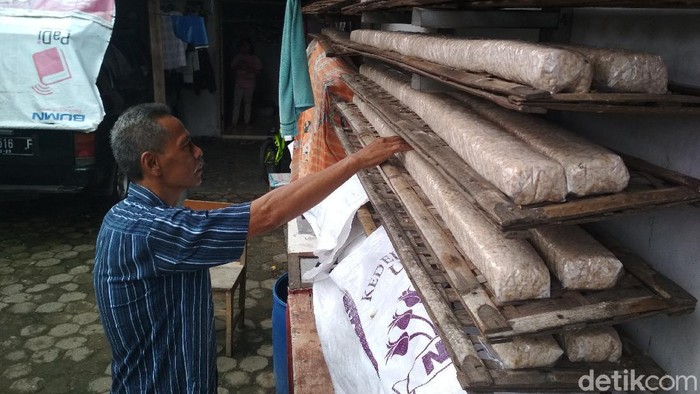 Perajin Tempe di Cirebon