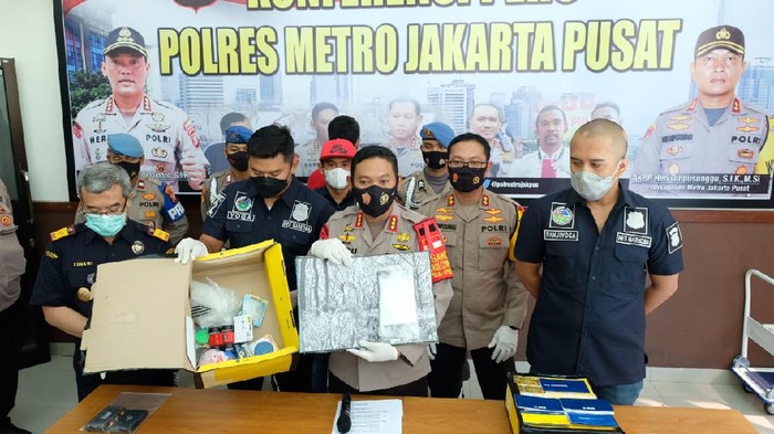 Polisi gagalkan penyelundupan kokain.