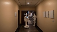 NEW DELHI, INDIA - DECEMBER 05: A robot used to assist Covid-19 patients is seen in an elevator on December 5, 2020 in New Delhi, India. The 