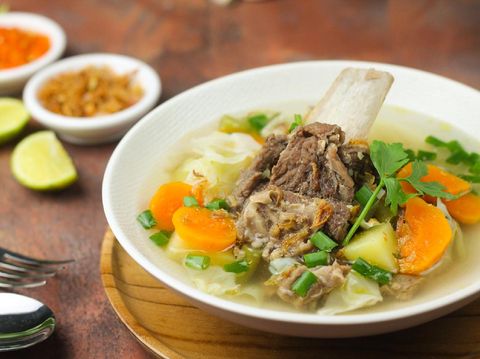 Sop Iga Sapi Bening Khas Betawi
