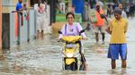 Terendam Banjir, Sawah di Indramayu Bak Lautan