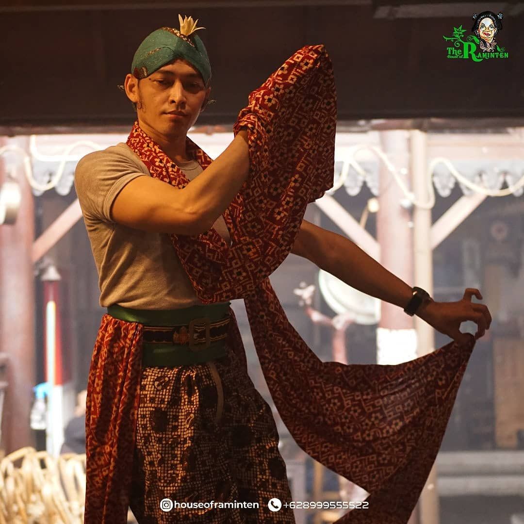 Restoran di Yogyakarta yang Pelayannya Totalitas Pakai Baju Adat Jawa