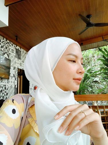 Tren pashmina ceruti selama 2020.