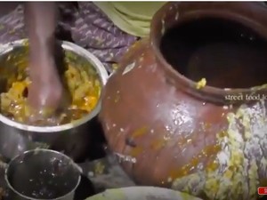 Pesanan Nasi Goreng Bikin Emosi dan Makanan India yang Jorok Tapi Laris