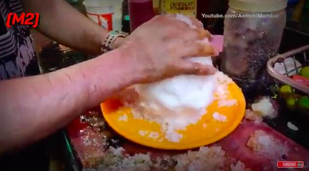 5 Makanan India Jorok Ini Laris Meski Diolah Pakai Tangan Telanjang!