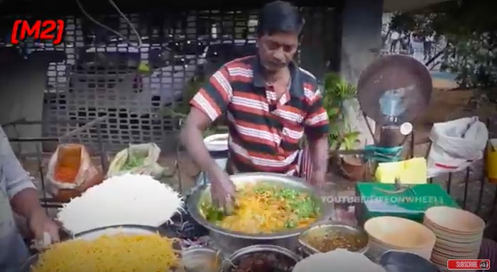5 Makanan India Jorok Ini Laris Meski Diolah Pakai Tangan Telanjang!