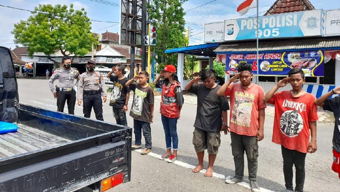 anak punk di ponorogo dihukum