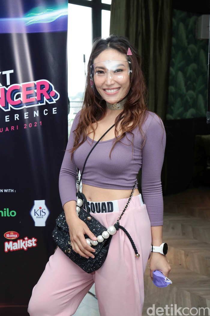 Ayu Dewi Ayu Dewi saat ditemui di kawasan Antasari.