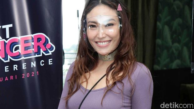 Ayu Dewi saat ditemui di kawasan Antasari.