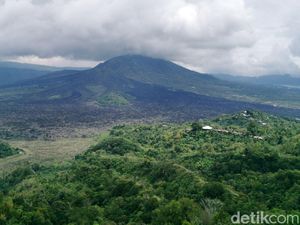 Imigrasi Bali Belum Temukan Identitas Asli Bule Mesum di Gunung Batur
