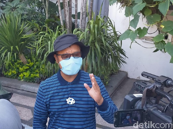 Pemkot Surabaya tengah menyiapkan aplikasi pencatatan vaksinasi COVID-19. Aplikasi tersebut diharapkan bisa mempermudah petugas di lapangan dalam pendataan.