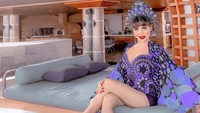 Ia menaruh beragam foto seksinya tersebut dalam postingan insta-story disertai kata-kata terkait perjalanan dirinya tersebut. Dok. Instagram/evabelisima_official