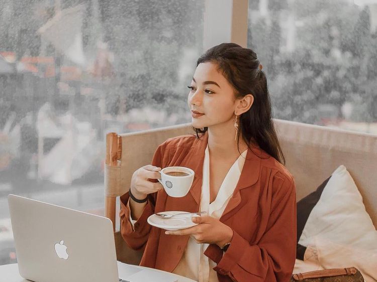 Glenca Chysara, Pemeran Elsa Ikatan Cinta Saat Ngopi