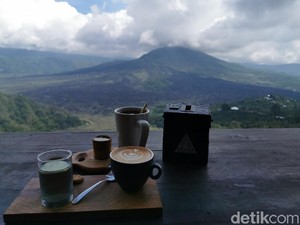 Ngopi Berlatar Gunung Batur, Betahnya Berjam-jam!