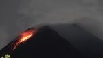 Penampakan Lava Pijar yang Dimuntahkan Gunung Merapi
