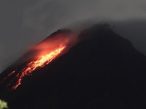 Gunung Merapi Erupsi, Hujan Abu Guyur Sleman