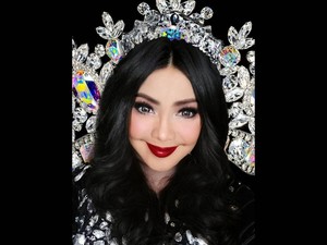 Iyeth Bustami Pamer Gaya Terlihat Rambut, Netizen Kira Lepas Hijab