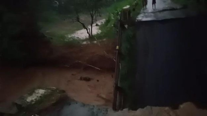 jembatan kasembon putus