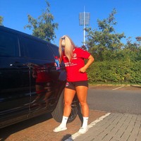 Sebulan setelah dipecat Charlton FC, Madelene membuat pengumuman mengejutkan bahwa ia akan menjual konten seksi di OnlyFans. Wanita itu pun sudah memberikan cuplikan dengan mengunggah foto-foto seksi di Instagram. Foto: Instagram @madelene_wright