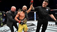 Deiveson Figueiredo masih memegang sabuk juara kelas bulu. Dirinya punya rekor kemenangan 20-1 dan berjuang menjadi petarung terbaik UFC (Getty Images)