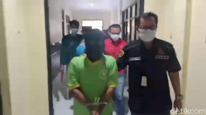 Polisi menangkap seorang pria yang cabuli 3 bocah di Cianjur